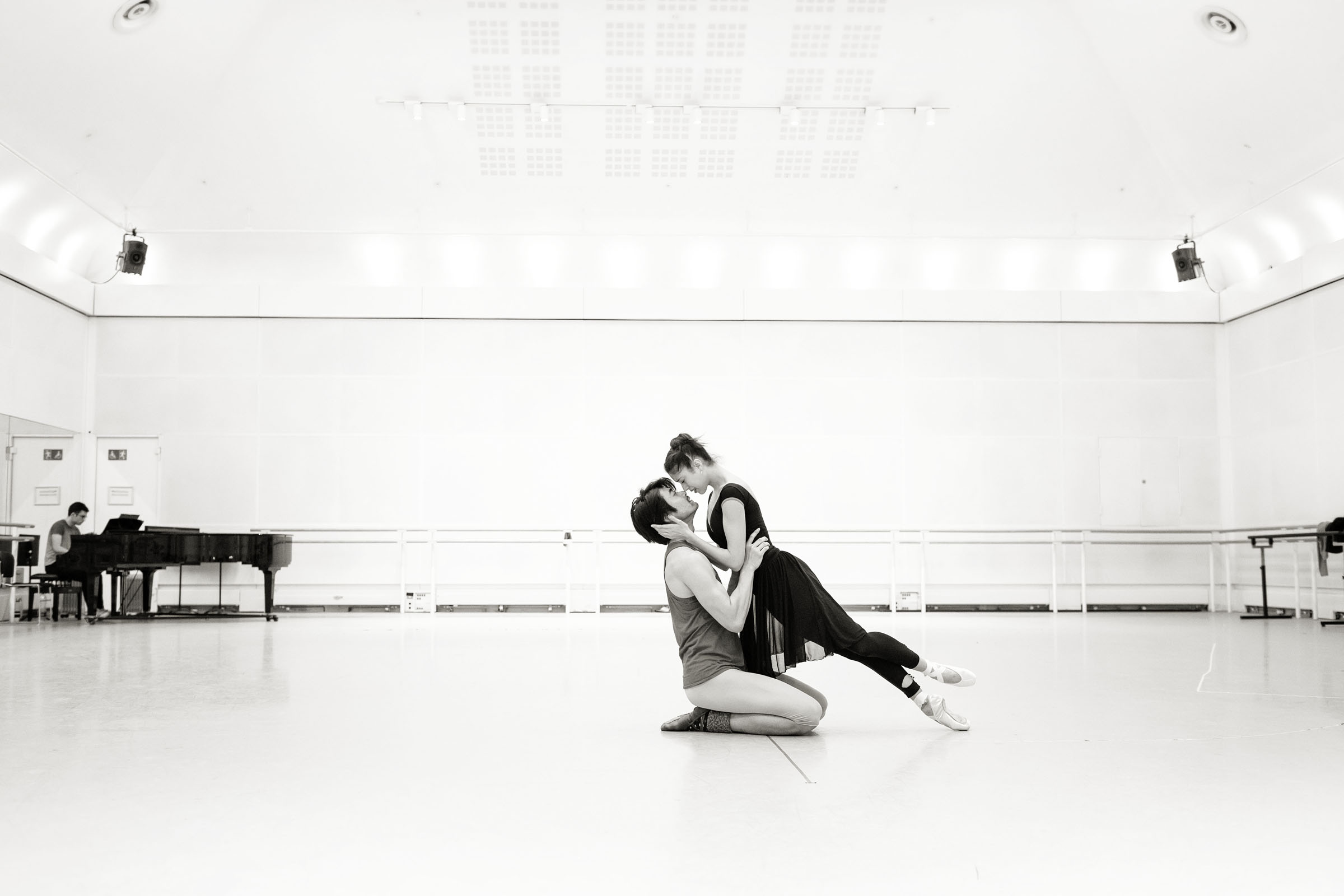 Ryoichi Hirano and Beatriz Stix-Brunell in rehearsal for Romeo and Juliet.