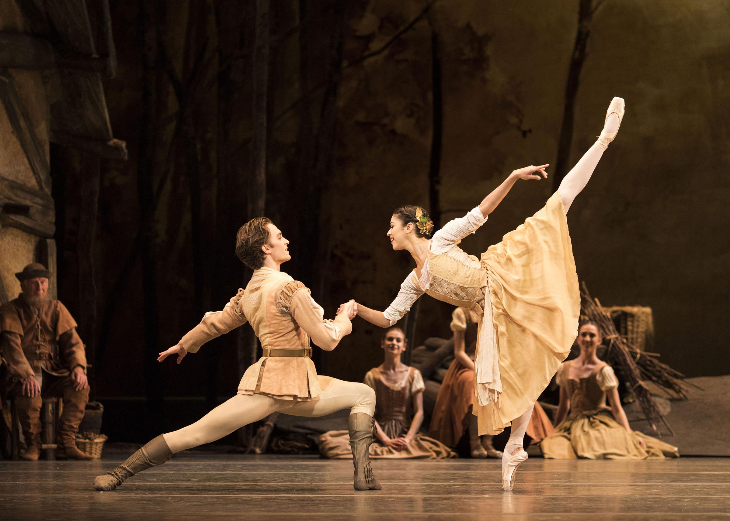 Matthew Ball and Beatriz Stix-Brunell in Giselle