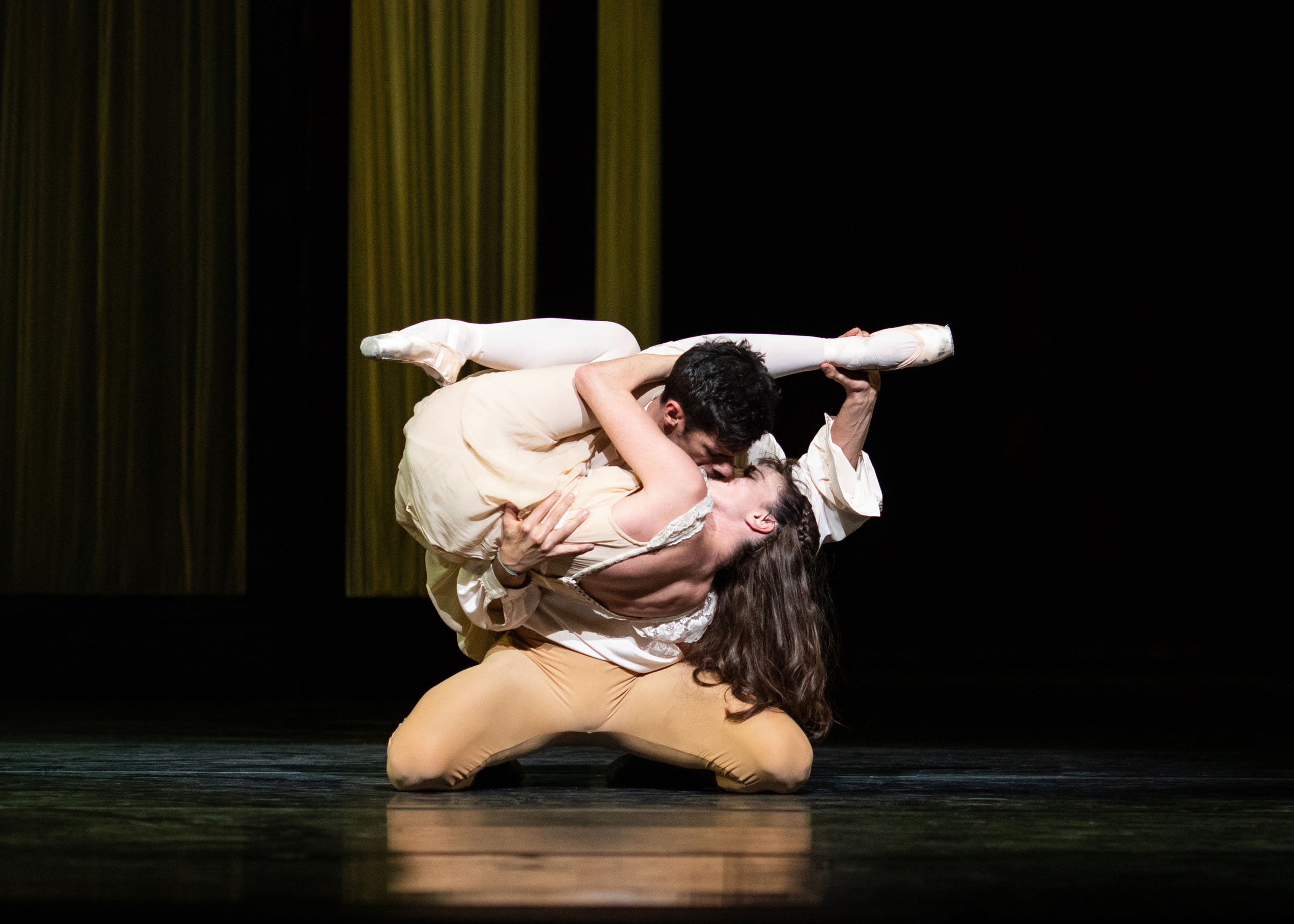 Lauren Cuthbertson and Thiago Soares in Mayerling at the Royal Opera House