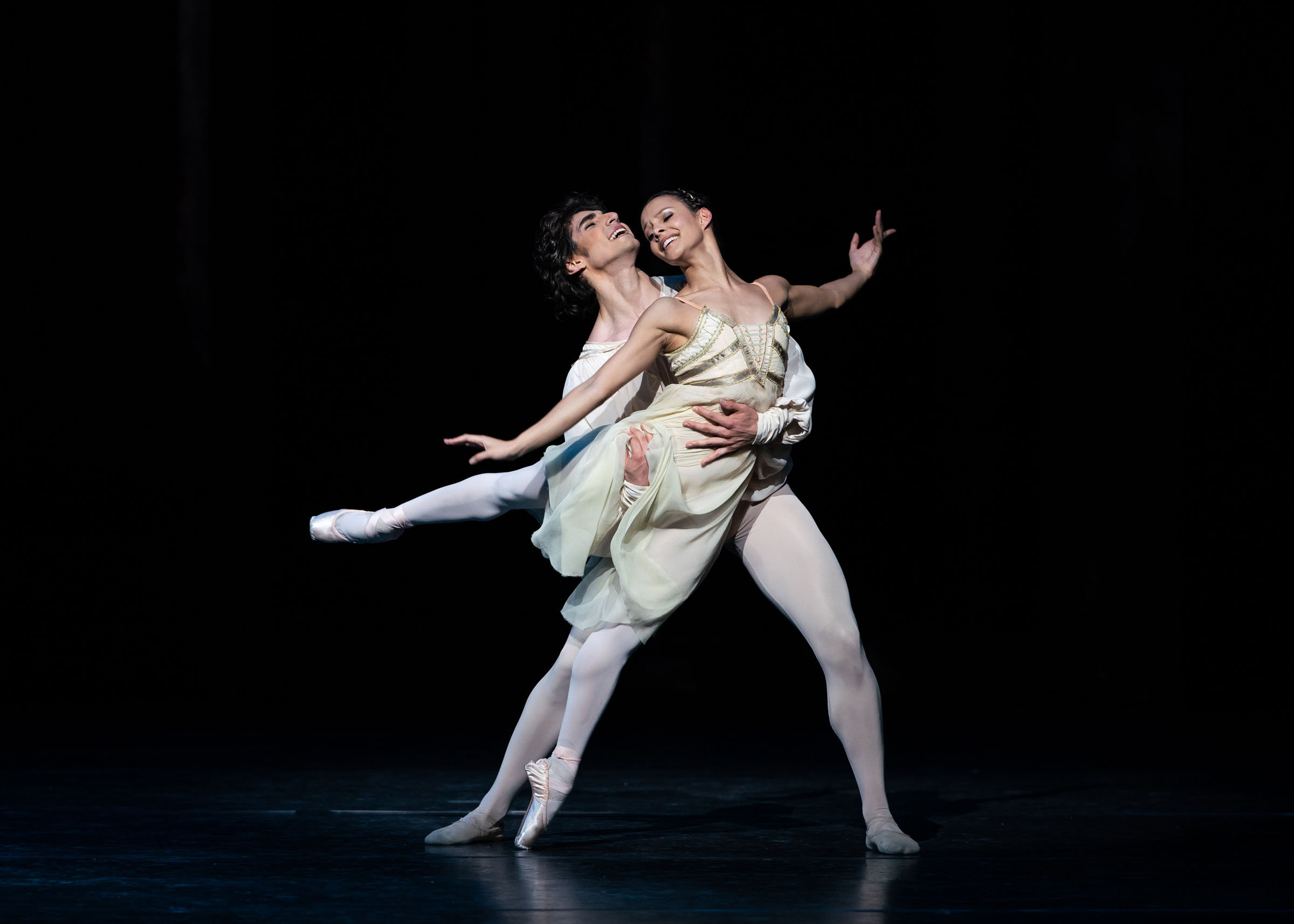 Cesar Corrales as Romeo and Francesca Hayward as Juliet in Kenneth MacMillan's production of Romeo and Juliet