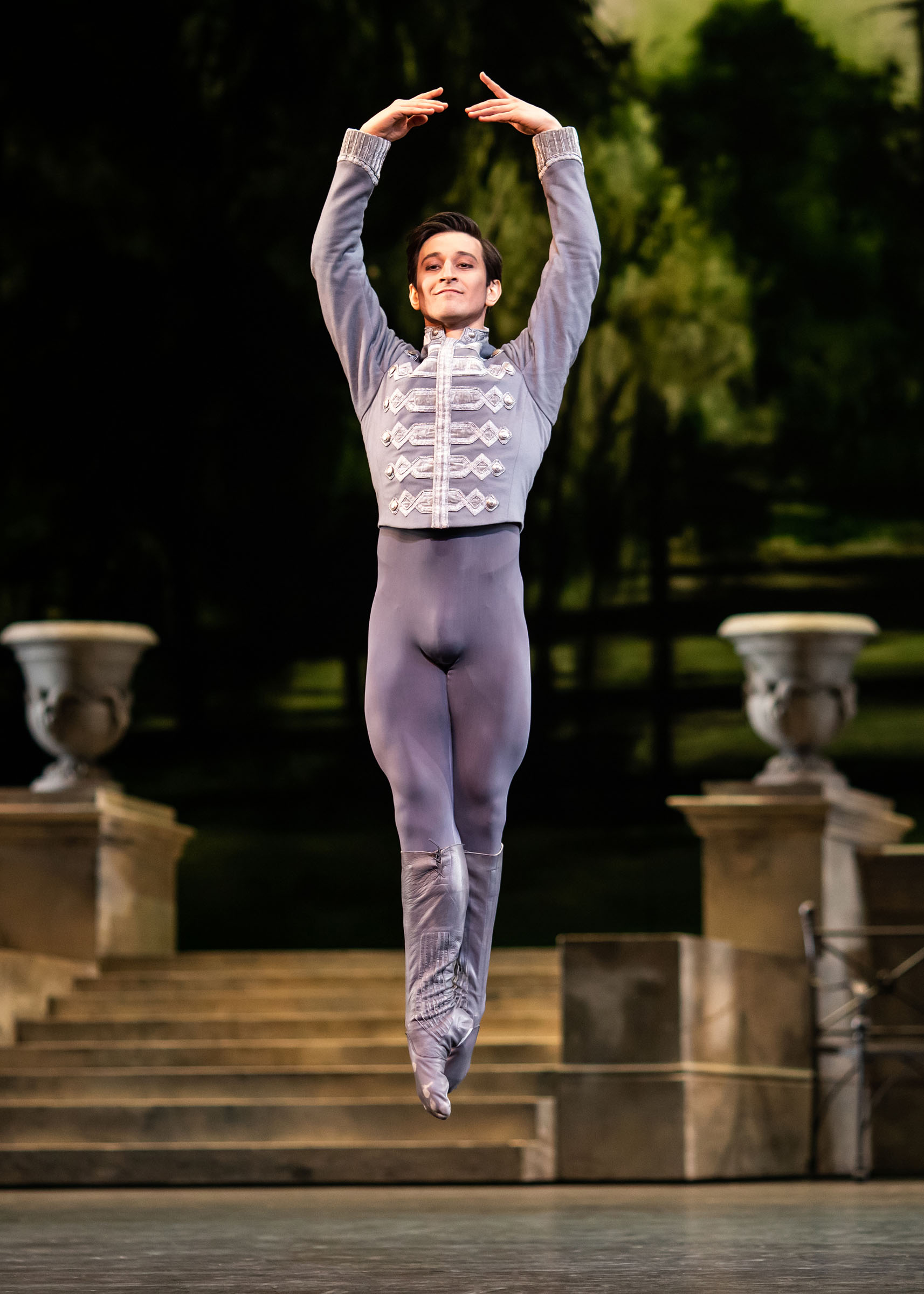 Valentino Zucchetti in the Royal Ballet's production of Swan Lake